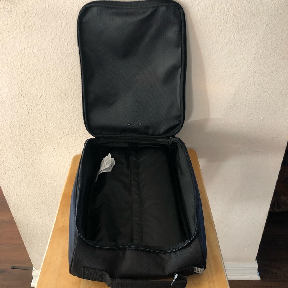 NEW Puma Black Golf Shoe Bag Mercedes Benz 2020 Divider Zippered NWT 078220-01 - Picture 6 of 10